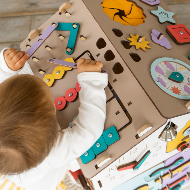 Бизиборд Домик 40х40х60 см со светом, желтый