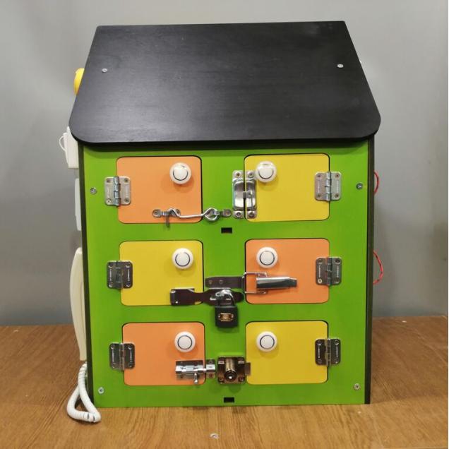 Бизиборд Домик 60х40 см со светом салатовый