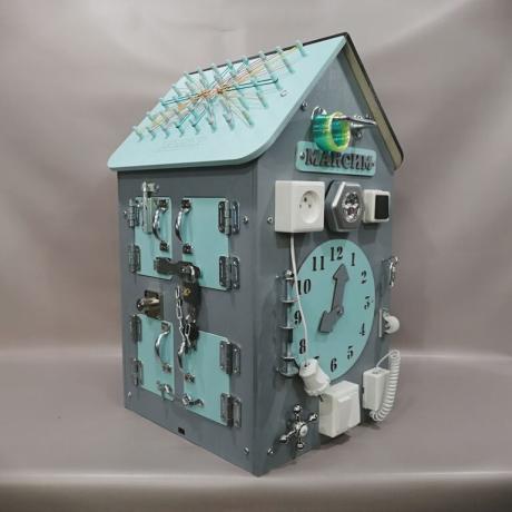 Бизиборд Домик 50х30 см со светом серый