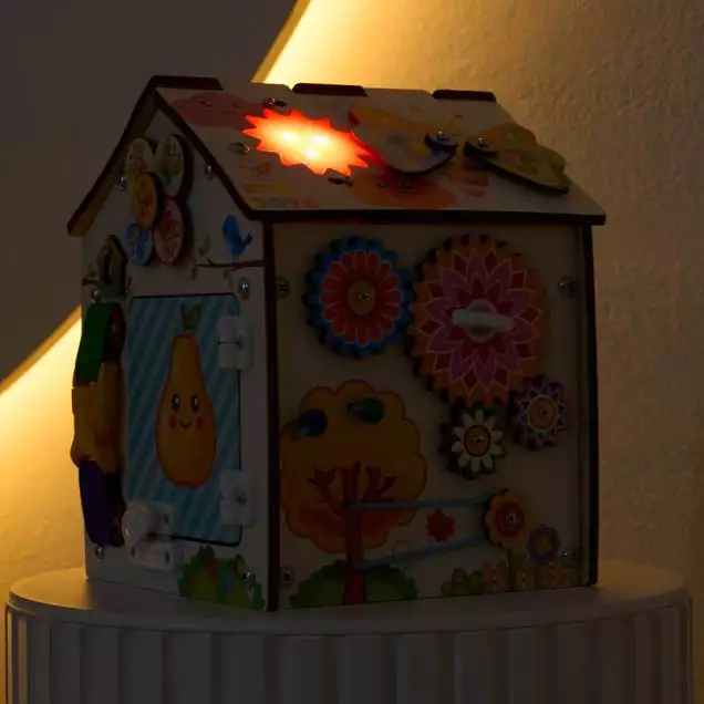 Бизиборд домик развивающий Лето 20х20х25 см со светом