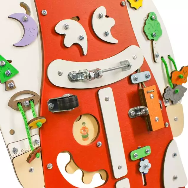 Бизиборд Алёнушка в русском народном костюме, развивающая панель
